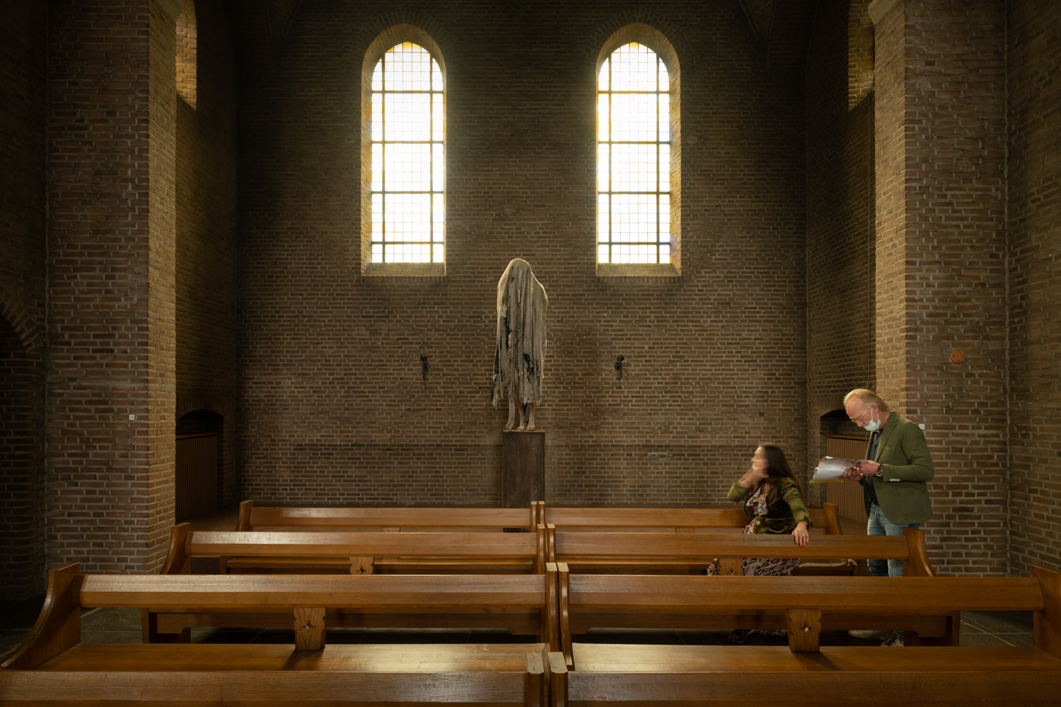 beeld van een engel in een kerk
